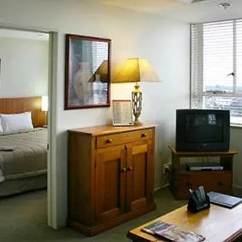 Poplars Apartment Hotel Christchurch 4*,